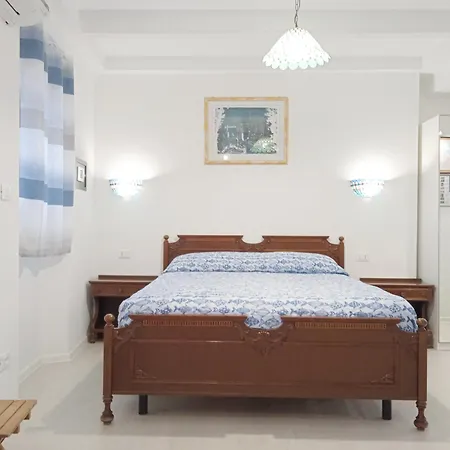 La Casa Di Uccia Apartment *